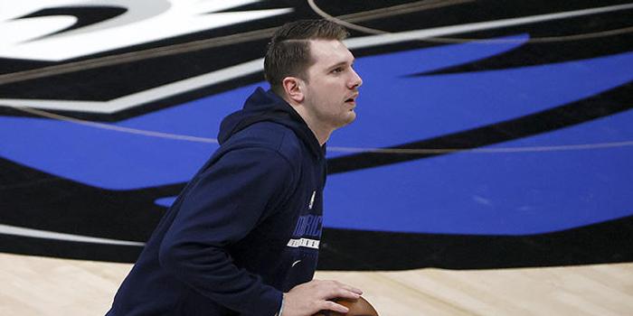  东契奇40+三双难救独行侠负灰熊  