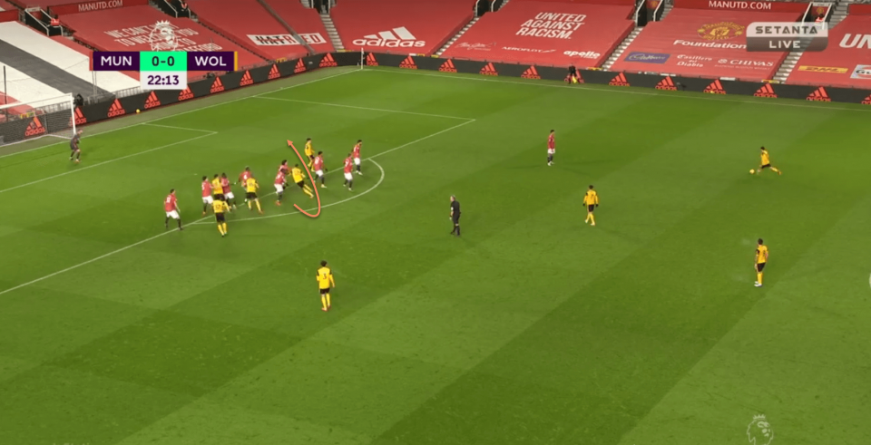  狼队定位球战术奏效，客场擒下中游球队