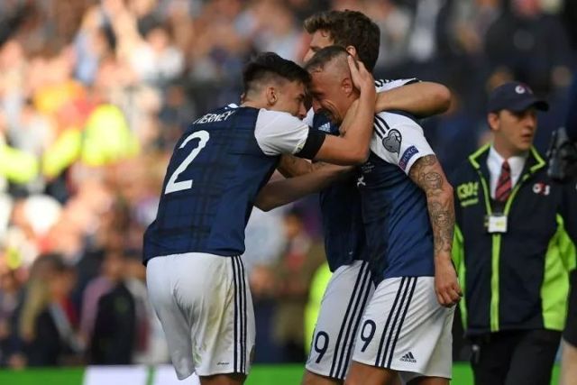  法兰克福双线作战显疲态，欧战拖累联赛发挥