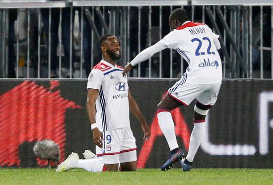  里昂客场憾负克莱蒙，法甲传统劲旅遭遇赛季首败  